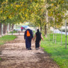 Dos mujeres árabes andando por Calldetens