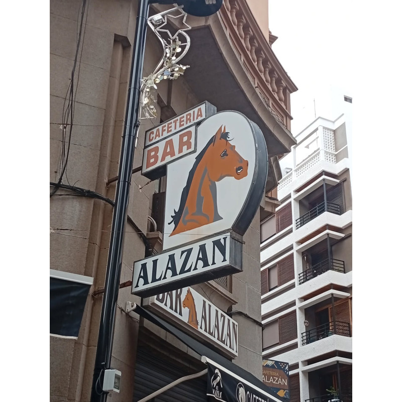 Bar Alazán