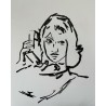 Mujer escuchando la radio