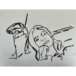 Mujer escuchando la radio
