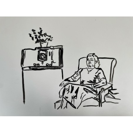 Mujer escuchando la radio