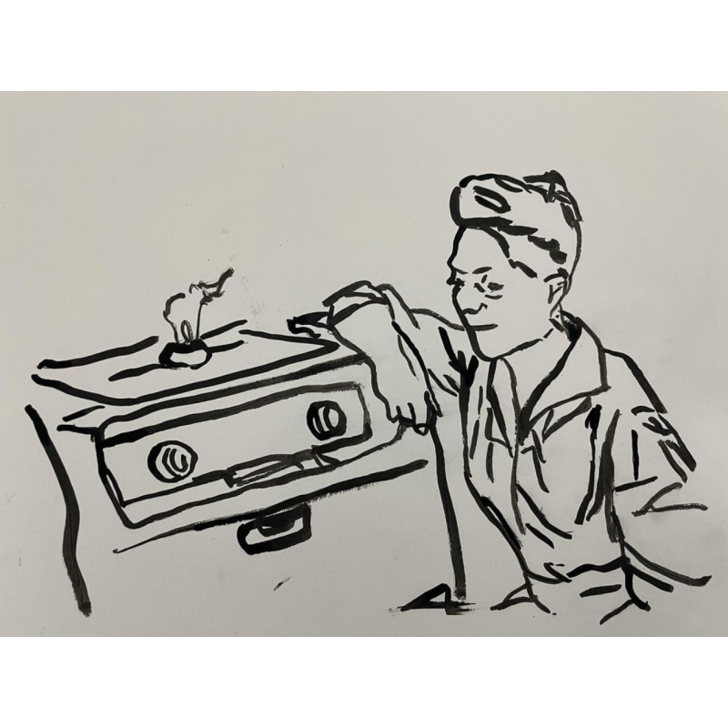 Mujer escuchando la radio