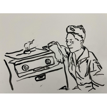 Mujer escuchando la radio