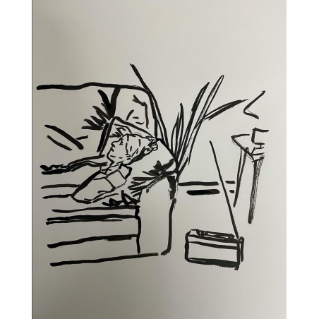 Mujer escuchando la radio