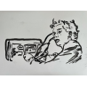Mujer escuchando la radio