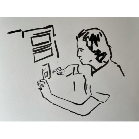 Mujer escuchando la radio