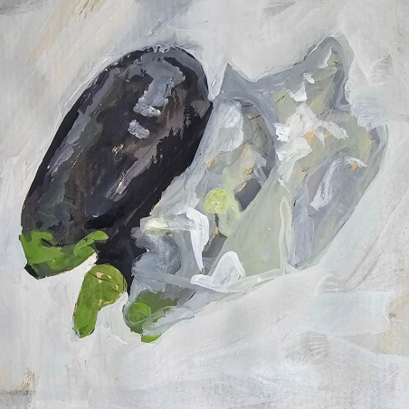 Berenjena golpeada de la basura del supermercado